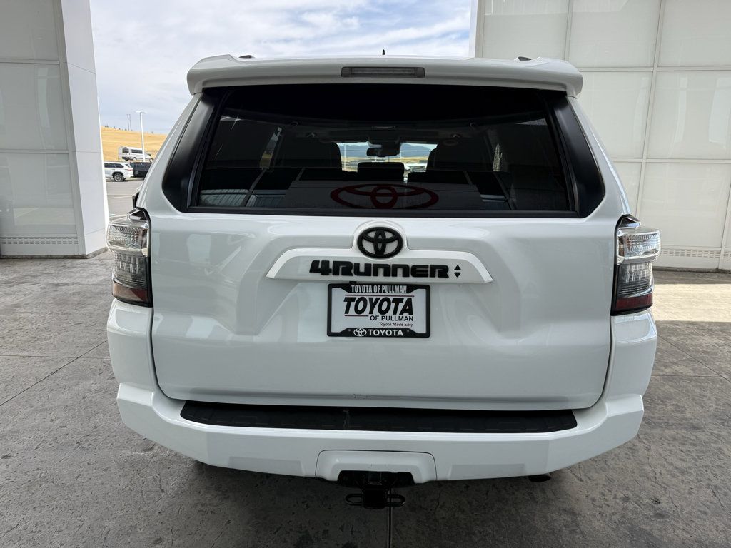 Used 2020 Toyota 4Runner SR5 Premium w/ Moonroof Package AWD/4WD image 8