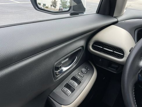 Used 2025 Honda HR-V EX-L image 22