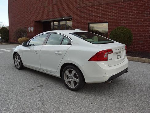 Used 2012 Volvo S60 T5 image 4