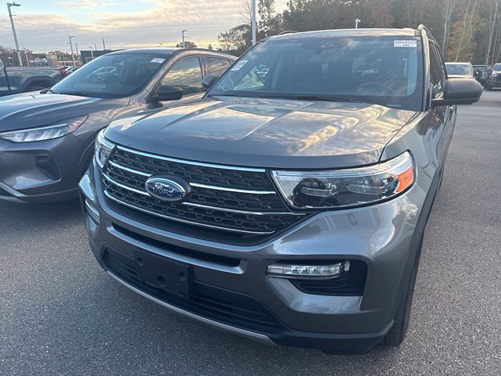 Used 2023 Ford Explorer XLT w/ Equipment Group 202A AWD/4WD image 3