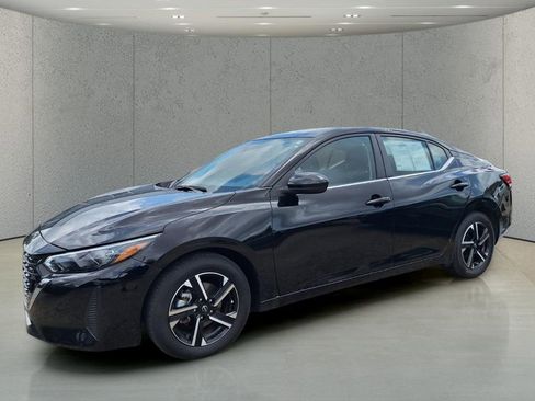Used 2025 Nissan Sentra SV FWD image 1