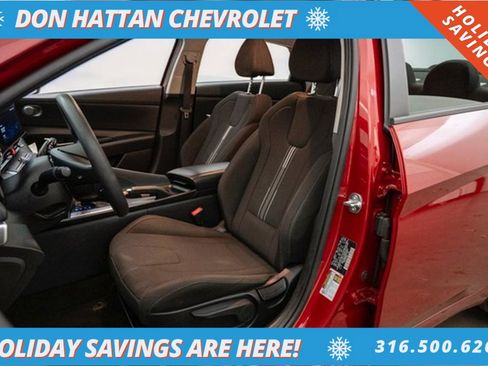 Used 2024 Hyundai Elantra SEL image 4