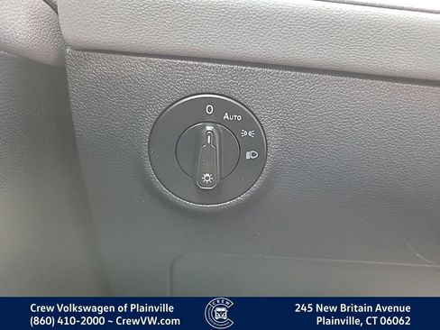 Certified 2024 Volkswagen Taos SE AWD/4WD image 4