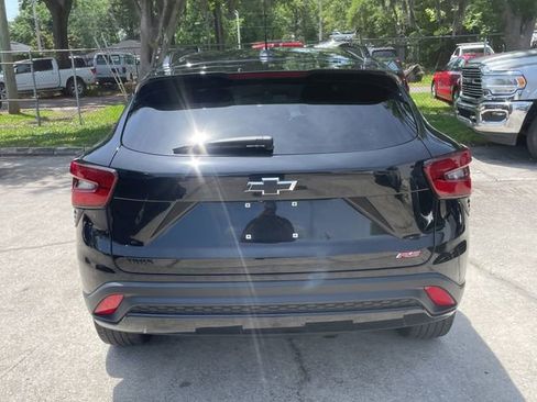 Used 2024 Chevrolet Trax RS FWD image 3