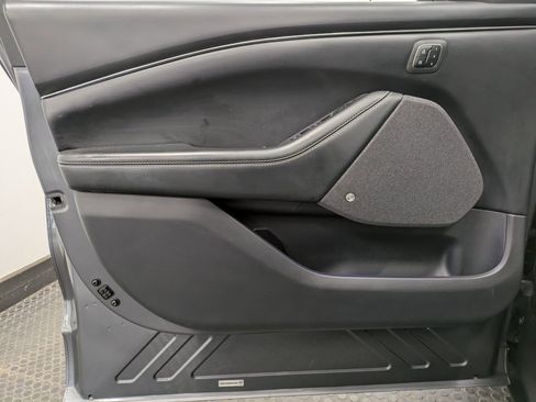 Used 2021 Ford Mustang Mach-E Premium image 8