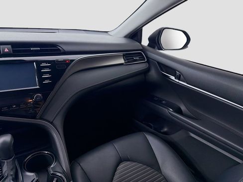 Used 2019 Toyota Camry SE image 21