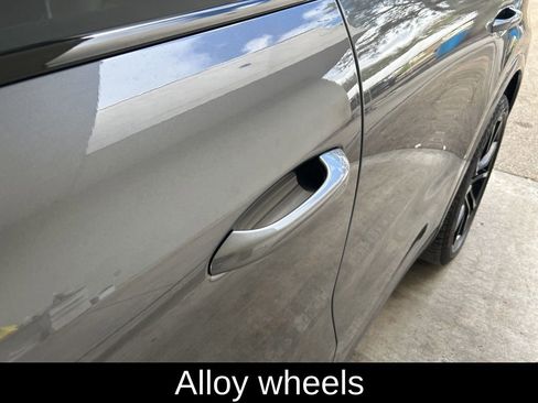 Used 2022 Porsche Cayenne w/ Premium Package Plus image 15