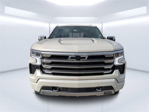 Used 2023 Chevrolet Silverado 1500 High Country w/ Technology Package image 8