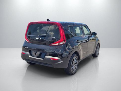 Used 2022 Kia Soul LX FWD image 5