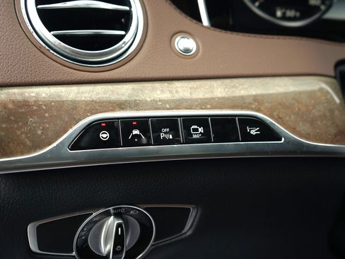 Used 2015 Mercedes-Benz S 550 4MATIC Sedan image 13