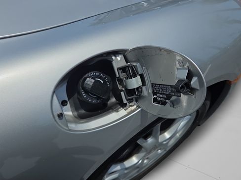Used 2005 Porsche Boxster RWD image 32