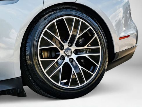 Used 2022 Porsche Taycan RWD image 60