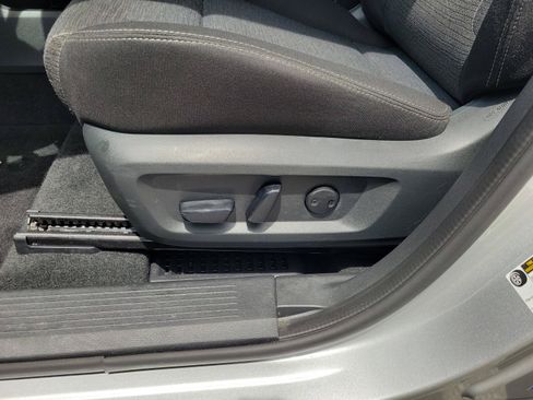 Used 2023 Nissan Rogue SV FWD image 21