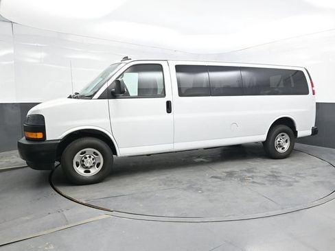 Used 2024 Chevrolet Express 3500 LS RWD image 3