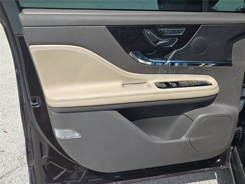 Certified 2023 Lincoln Corsair FWD image 15
