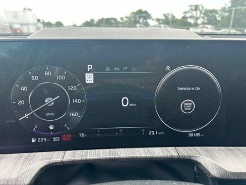 Used 2024 Kia Telluride SX w/ Towing Package AWD/4WD image 8