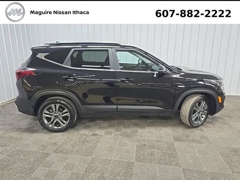Used 2023 Kia Seltos S w/ Navigation Package AWD/4WD image 3