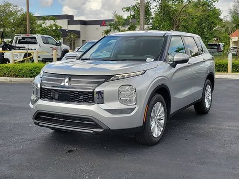 Used 2026 Mitsubishi Outlander ES FWD image 30