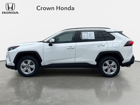 Used 2021 Toyota RAV4 XLE FWD image 2