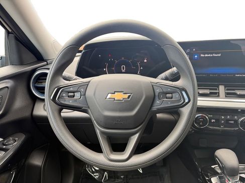 Used 2024 Chevrolet Trax LT image 12