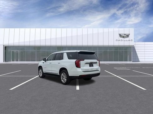 Used 2024 GMC Yukon SLT w/ SLT Premium Package AWD/4WD image 4