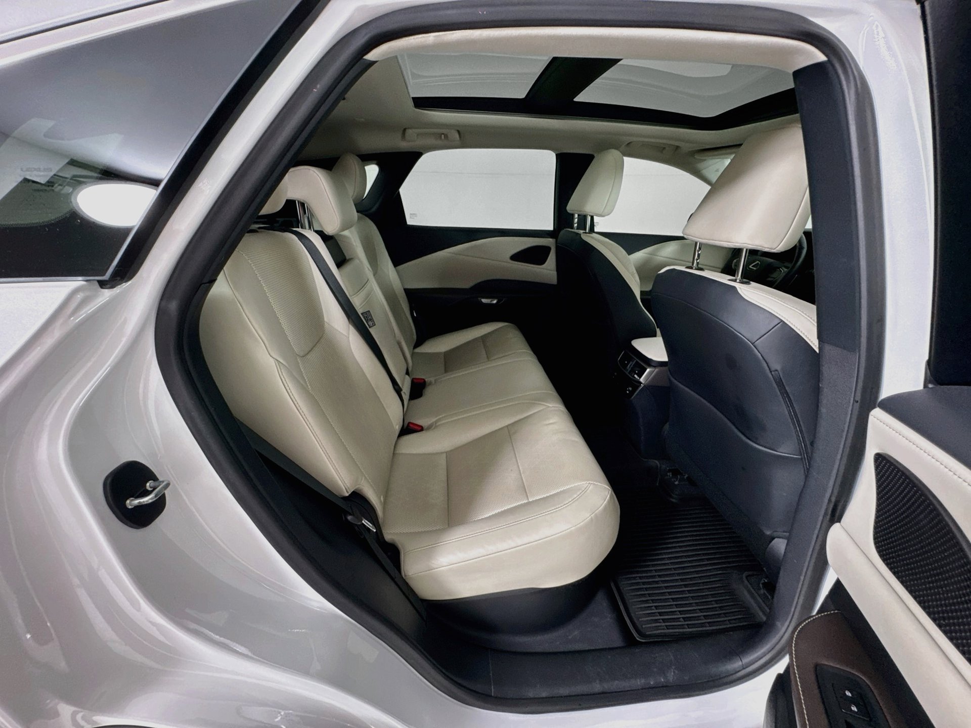 Used 2023 Lexus RX 350 Premium Plus w/ Accessory Package (K3) FWD image 29
