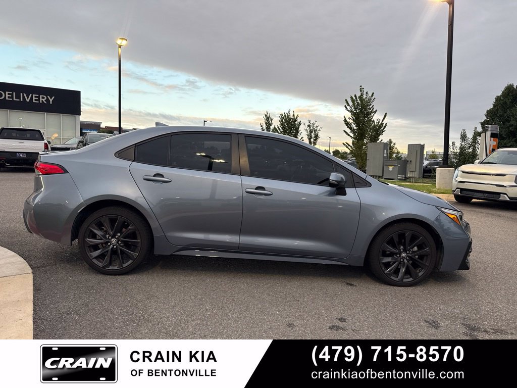 Used 2023 Toyota Corolla SE FWD image 3