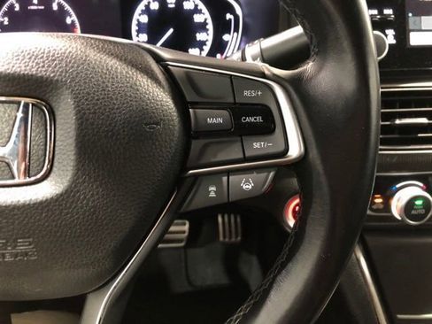 Used 2018 Honda Accord Sport image 14