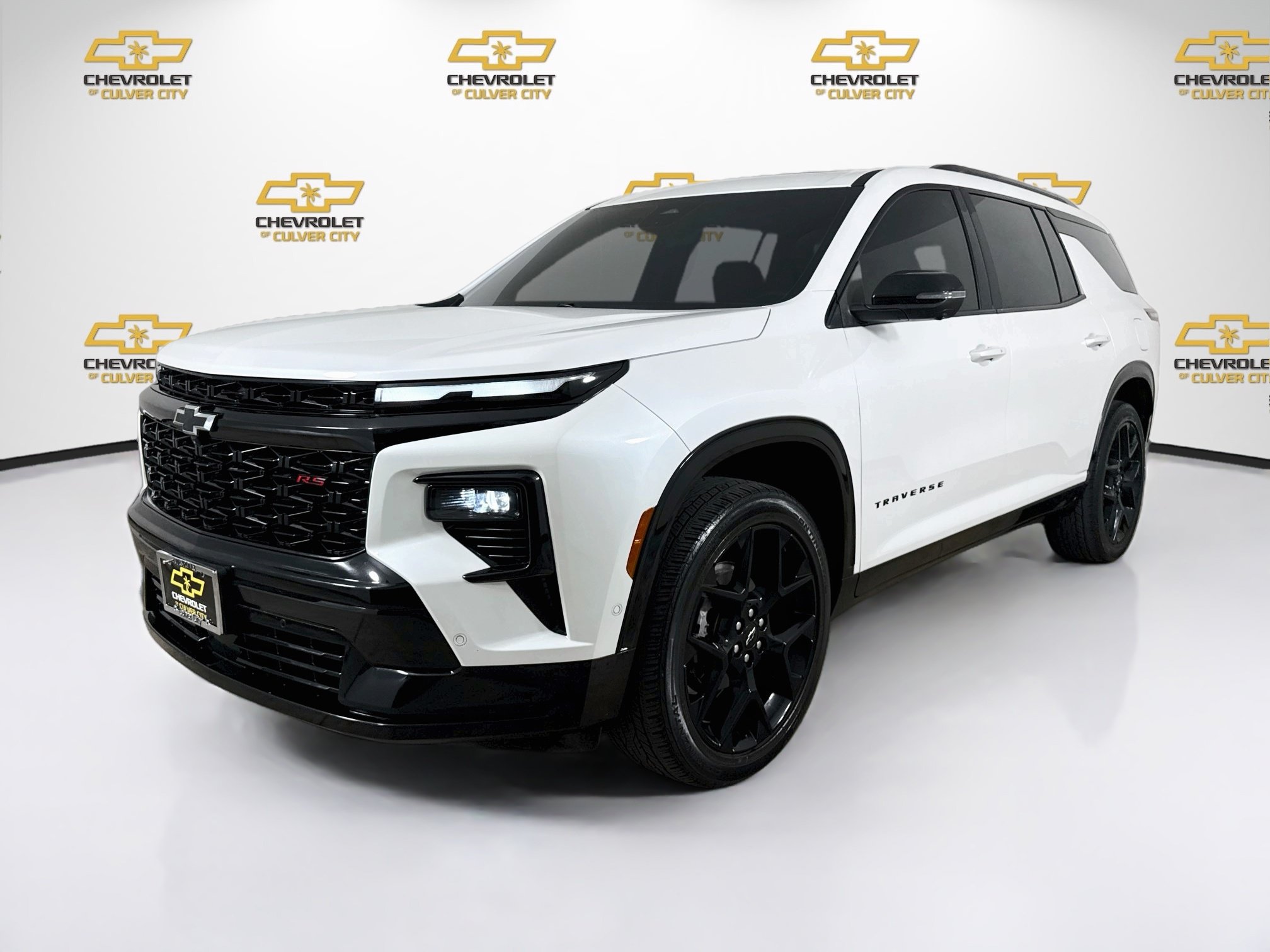 Used 2024 Chevrolet Traverse RS FWD image 3