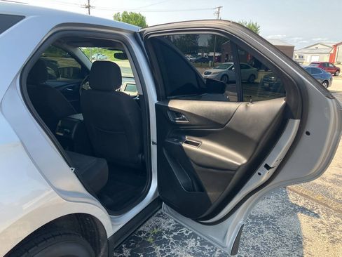 Used 2019 Chevrolet Equinox LT FWD image 15