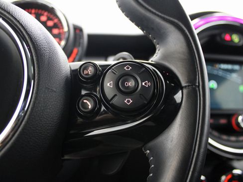 Used 2019 MINI Cooper S image 26