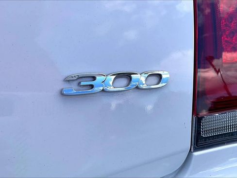 Used 2018 Chrysler 300 Touring w/ Sport Appearance Package image 32