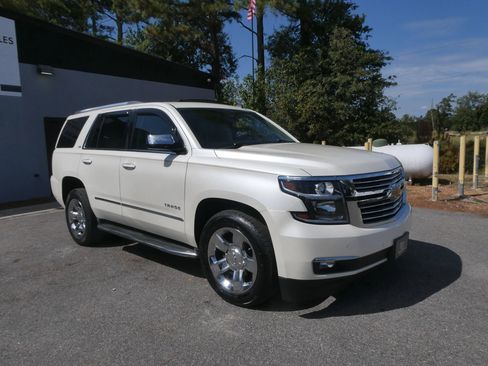 Used 2015 Chevrolet Tahoe LTZ image 3