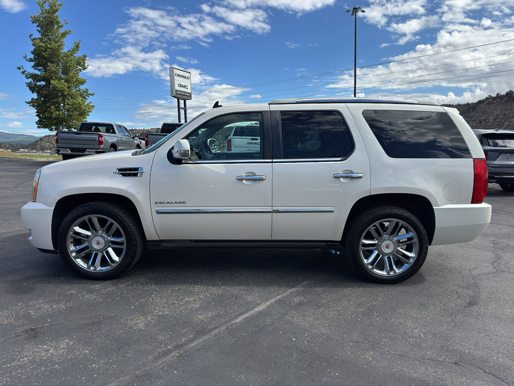 Used 2013 Cadillac Escalade Platinum AWD/4WD image 4