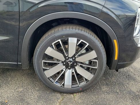 New 2025 Mitsubishi Outlander AWD image 5