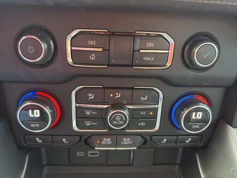 Used 2024 Chevrolet Tahoe LT RWD image 21