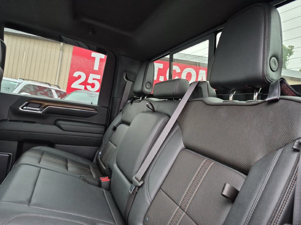 Used 2024 Chevrolet Silverado 2500 High Country w/ High Country Premium Package AWD/4WD image 27