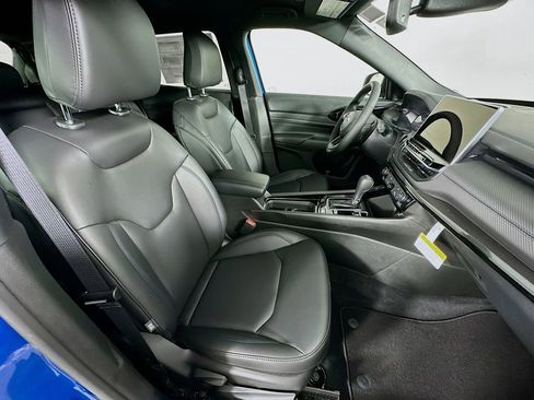 New 2026 Jeep Compass Limited image 33