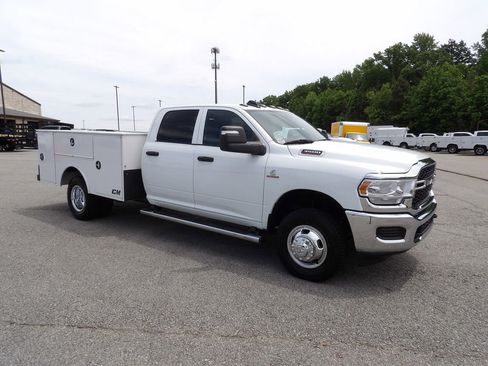 Used 2024 RAM 3500 Tradesman w/ Chrome Appearance Group AWD/4WD image 10