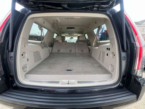 Used 2016 Cadillac Escalade ESV Luxury image 37