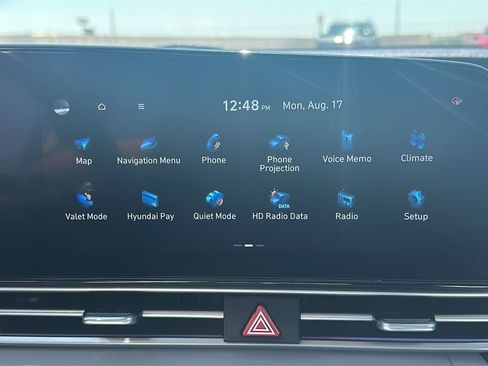Used 2025 Hyundai Elantra Limited FWD image 25