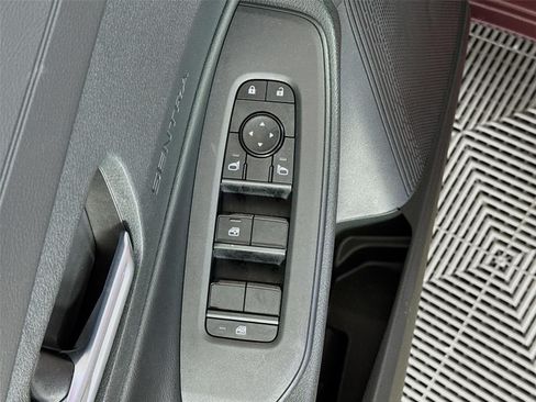 Certified 2026 Nissan Sentra SV w/ SV Convenience Package FWD image 18