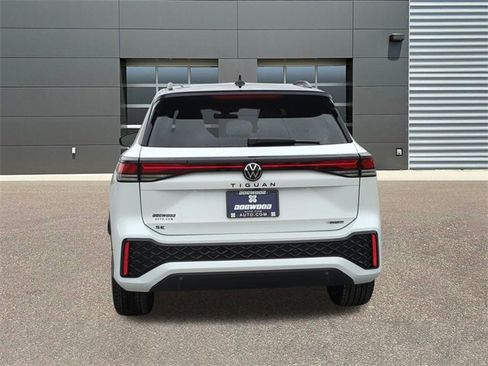 New 2026 Volkswagen Tiguan SE R-Line image 6