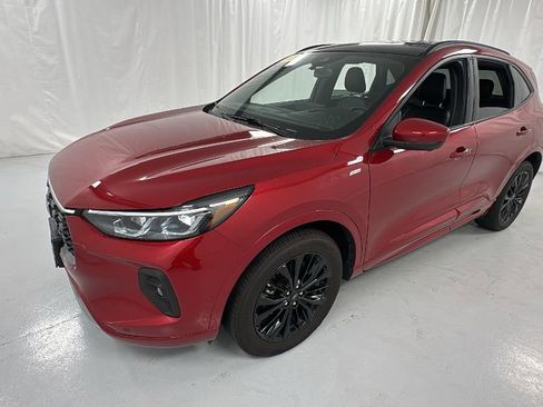 Used 2024 Ford Escape ST-Line Elite w/ Premium Technology Package image 7