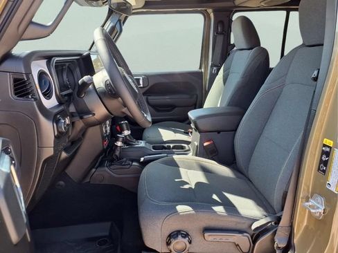 Used 2025 Jeep Wrangler Unlimited Sport AWD/4WD image 18