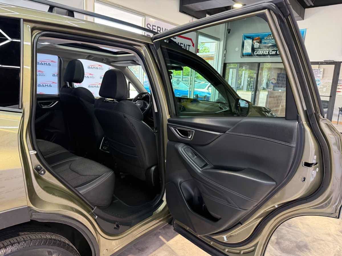 Used 2022 Subaru Forester Premium AWD/4WD image 46