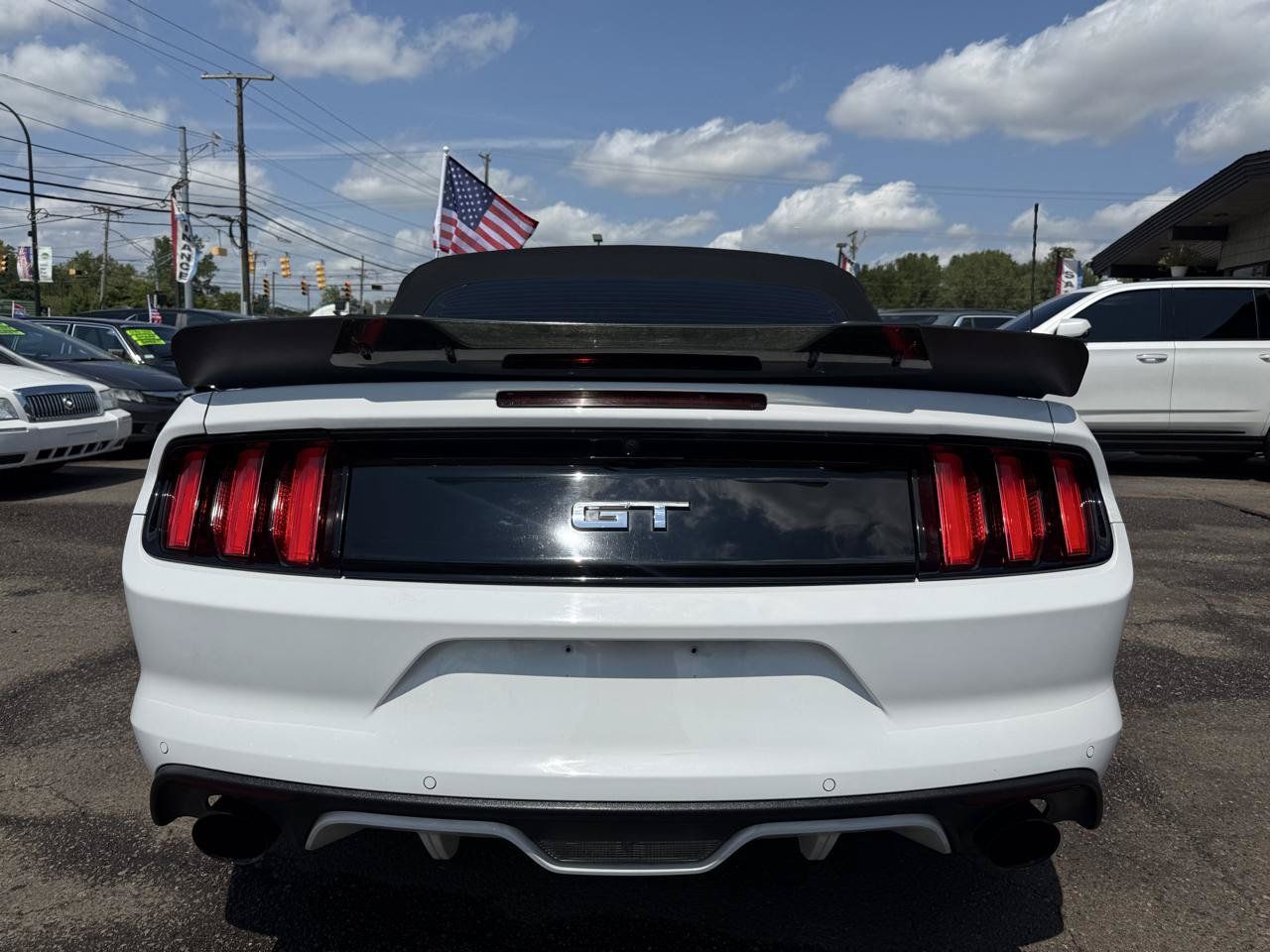 Used 2017 Ford Mustang GT Premium w/ Equipment Group 401A RWD image 7