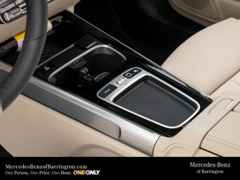 New 2025 Mercedes-Benz GLB 250 4MATIC image 13