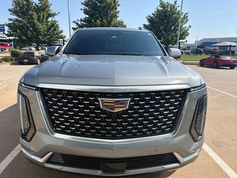 Used 2025 Cadillac Escalade Premium Luxury w/ Touring Package AWD/4WD image 5