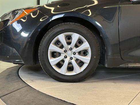 Used 2020 Toyota Corolla LE image 25